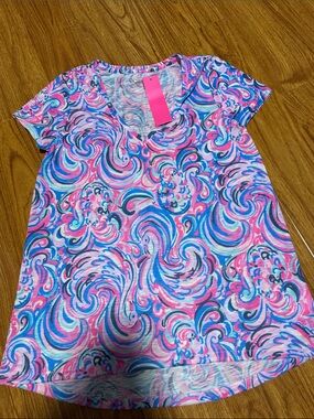 Lilly Pulitzer V neck top